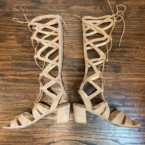 Stuart Weitzman | Grecian Gladiator Sandals | Size 7 | Stunning! - Picture 4 of 15